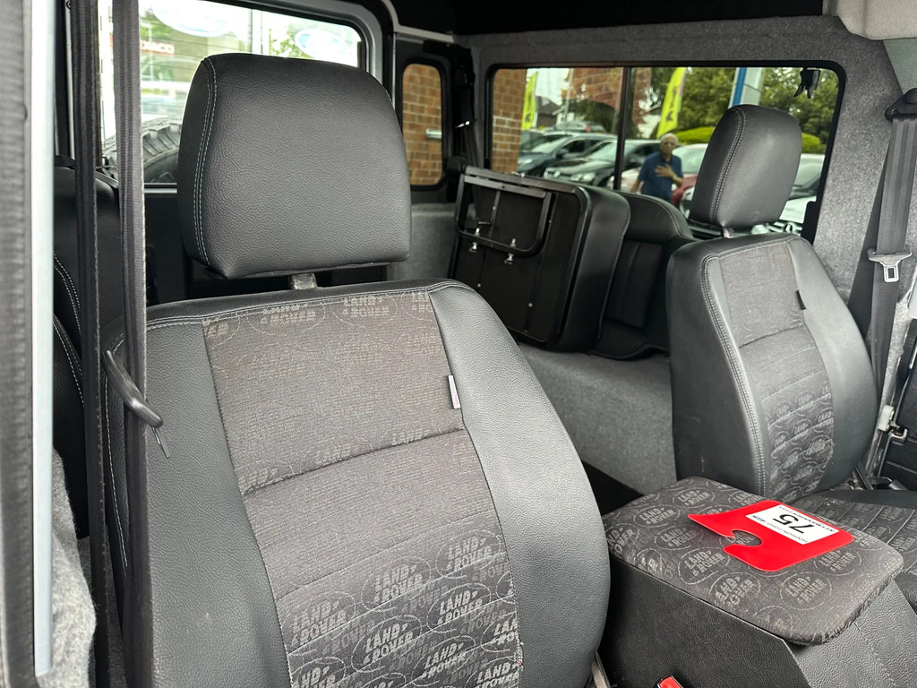 Land Rover Defender 90 2.4L Xs Black #10