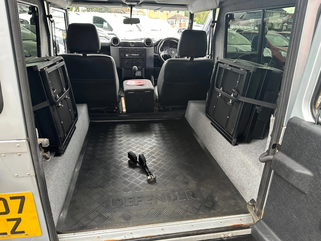 Land Rover Defender 90 2.4L Xs Black #11