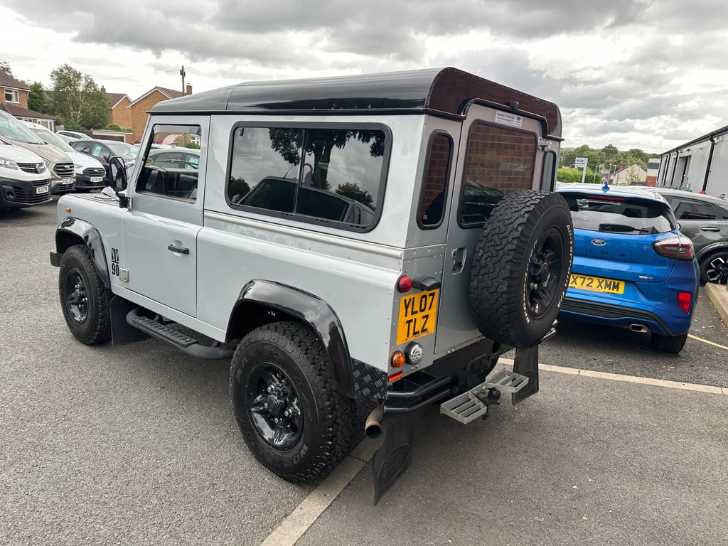 Land Rover Defender 90 2.4L Xs Black #5