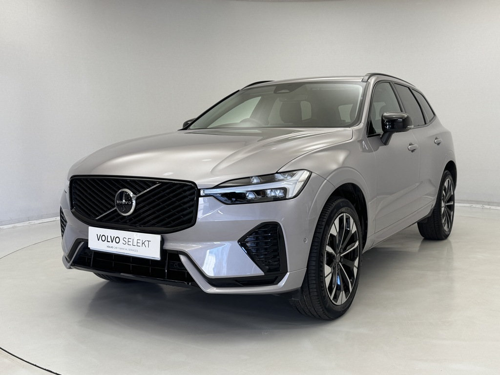 Volvo XC60 2.0 B5p Plus Dark Awd Geartronic Silver #4