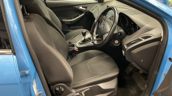 Ford Focus 1.0T Ecoboost Zetec Hatchback VK66DFL Blue #4