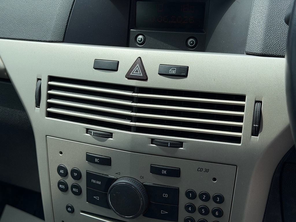 Vauxhall Astra 1.6I 16V Club Easytronic Silver #12