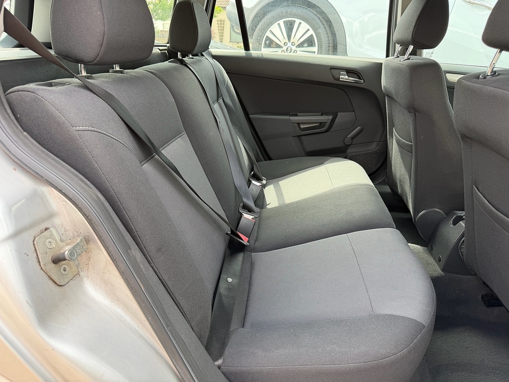 Vauxhall Astra 1.6I 16V Club Easytronic Silver #7