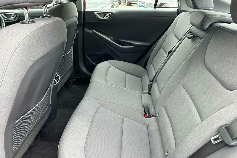 Hyundai Ioniq H-gdi Se Connect Hatchback Brown #17