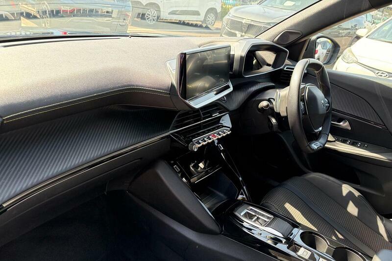 Peugeot 2008 1.2 Puretech Gt Eat Euro 6 Ss Black #2