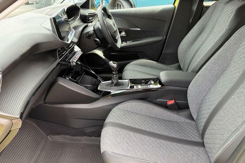 Peugeot 208 1.2 Puretech Allure Euro 6 Ss Yellow #2