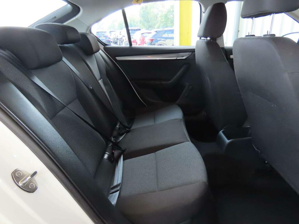 Skoda Octavia S White #6