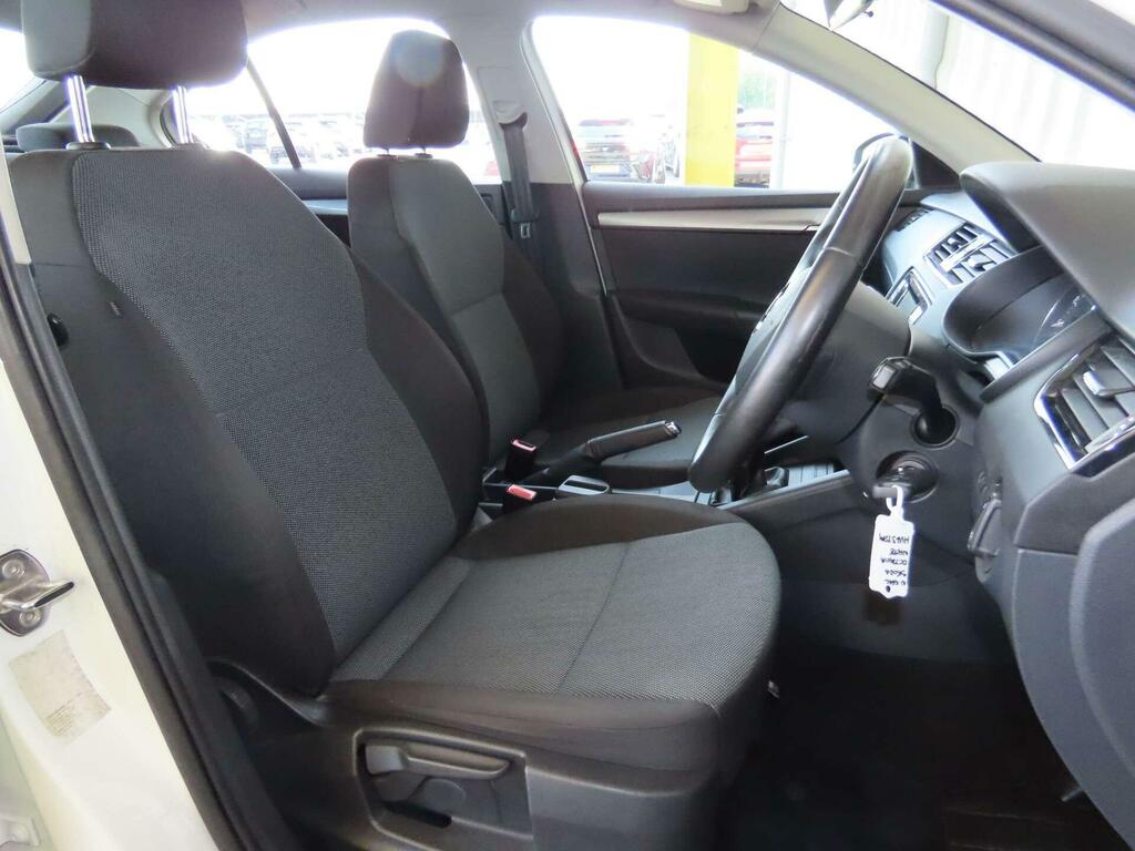 Skoda Octavia S White #5