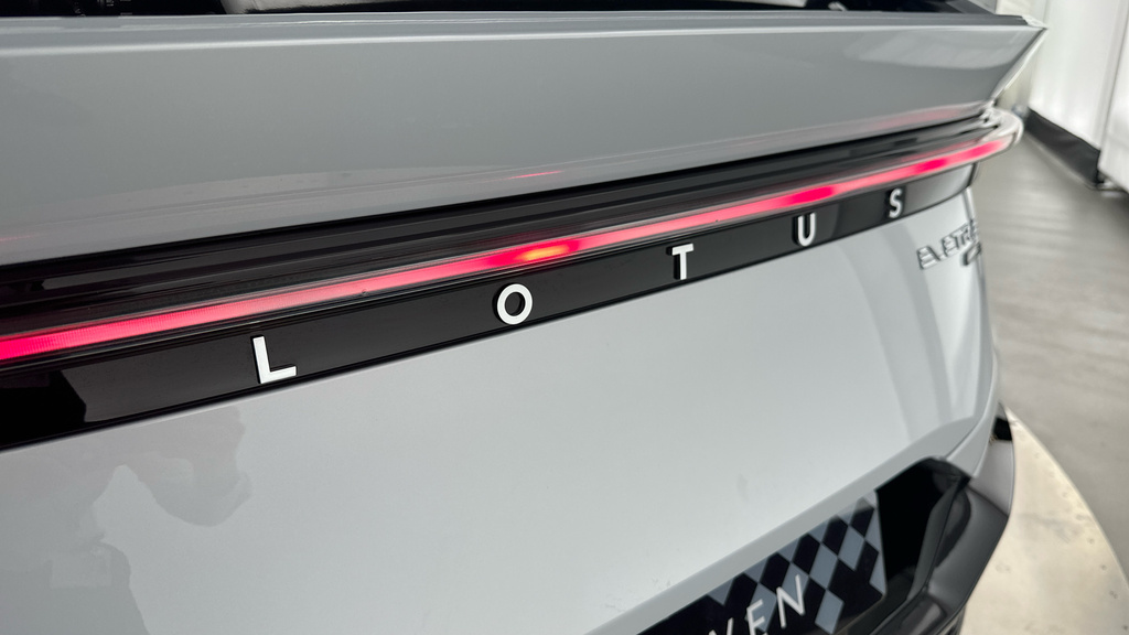 Lotus Eletre 600 Sport Se LF26XVK White #39