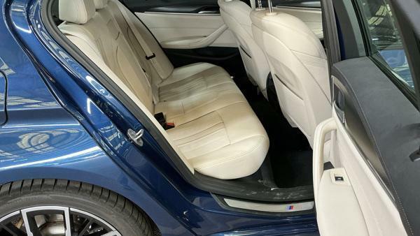 BMW 5 Series 530E M Sport Black #10