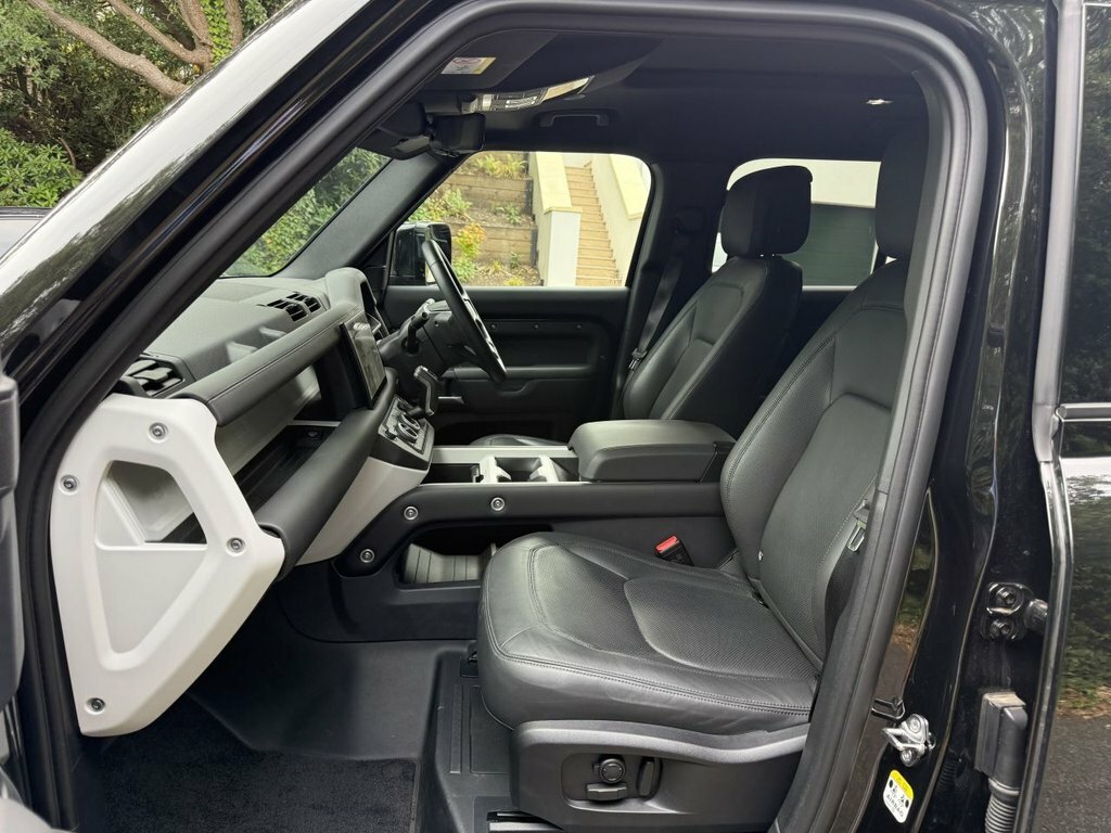 Land Rover Defender 110 3L X-dynamic Hse Black #6
