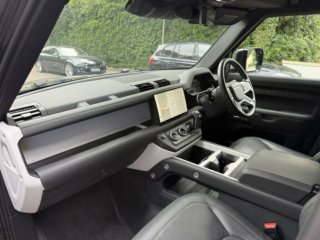 Land Rover Defender 110 3L X-dynamic Hse Black #5