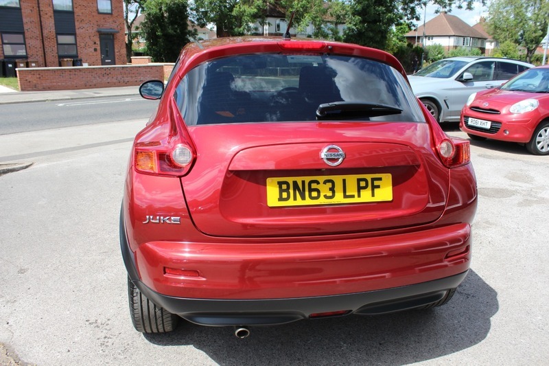 Nissan Juke 1.6 Acenta Premium Red #4