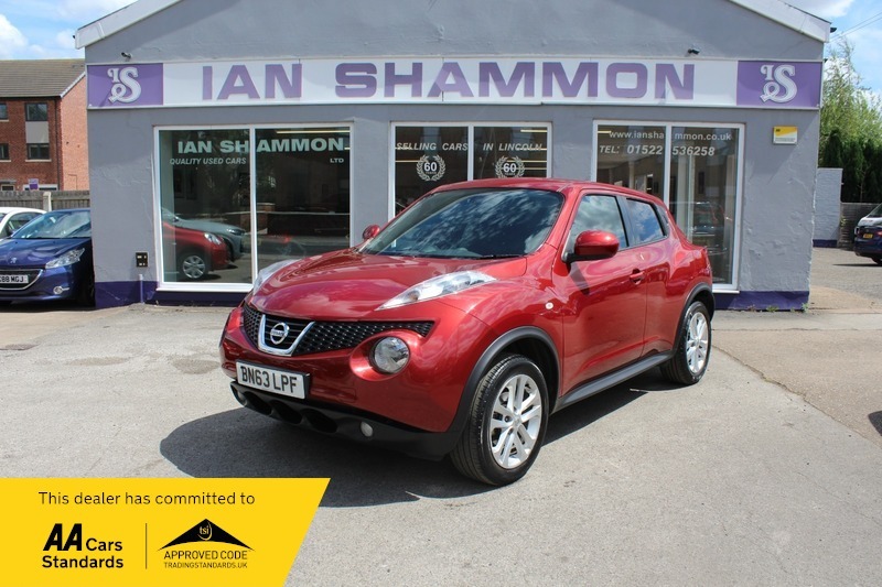 Nissan Juke 1.6 Acenta Premium Red
