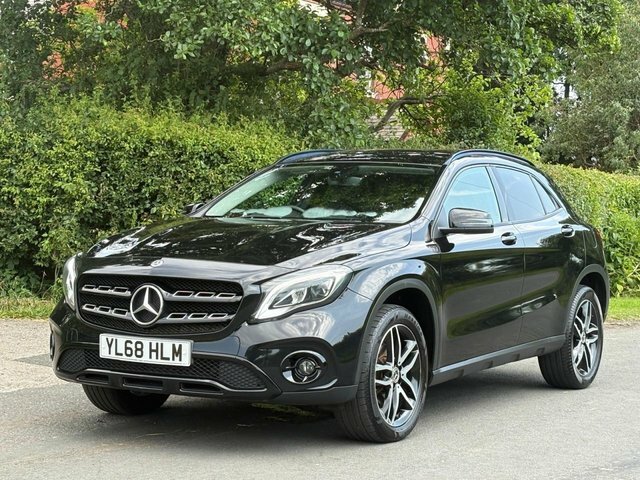 Mercedes-Benz GLA Class 2019 1.6 Gla180 Urban Edition Suv Manua Black #3