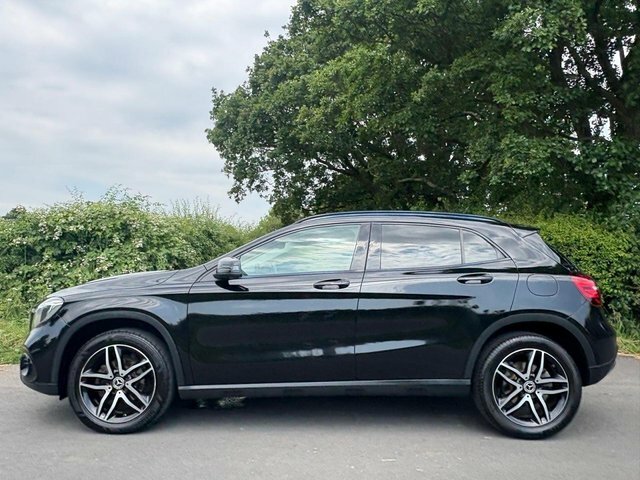 Mercedes-Benz GLA Class 2019 1.6 Gla180 Urban Edition Suv Manua Black #4