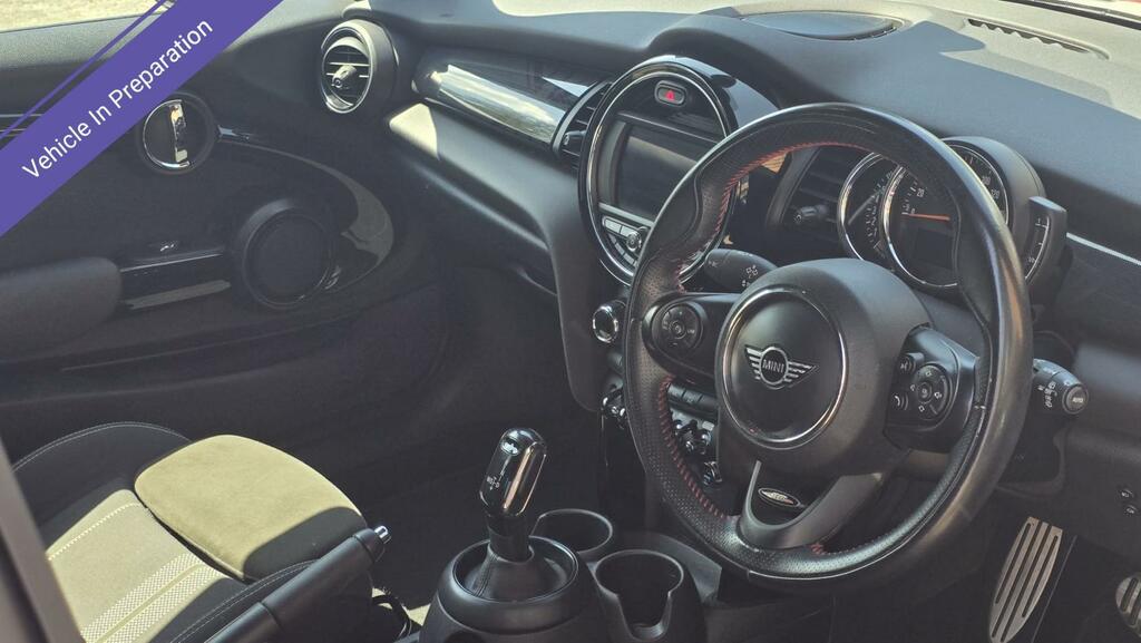 Mini Hatch 1.5 Cooper Red #5