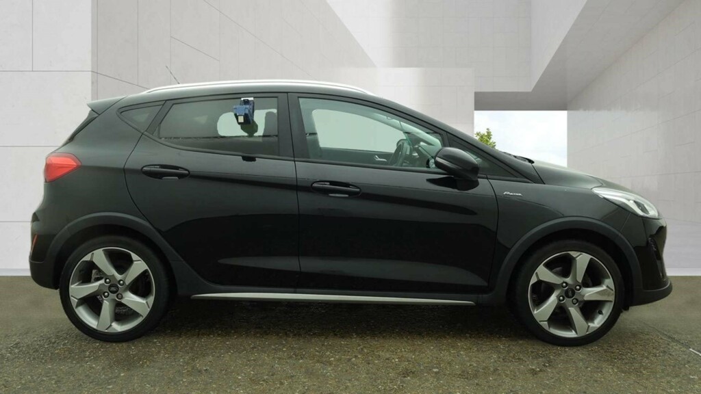 Ford Fiesta Active X T HV69DWU #5