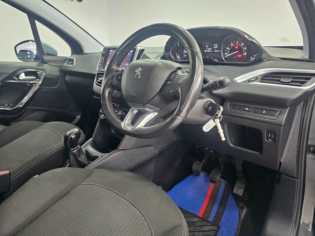 Peugeot 208 Active  #3