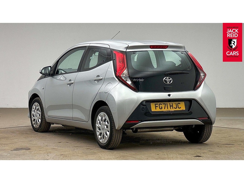 Toyota Aygo Hatchback Silver #2