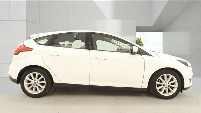Ford Focus 1.5 Tdci Titanium Hatchback Euro White #2