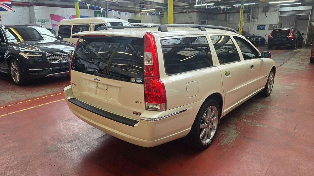 Volvo V70 2.4 Se Uk Car New Cambelt 60,86 Blue #33