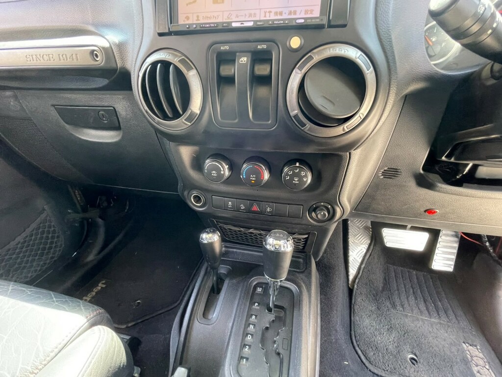 Jeep Wrangler Suv 2.8 Crd Sahara 4Wd Euro 5 201111 Silver #41