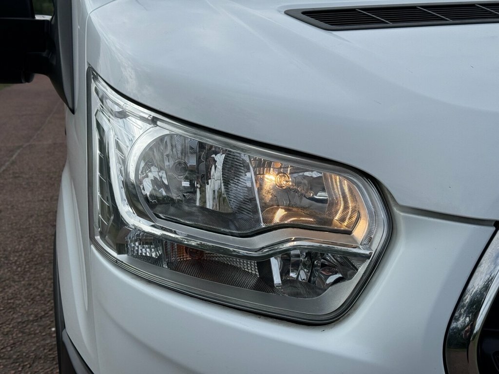 Ford Transit Custom 2L Trend White #4