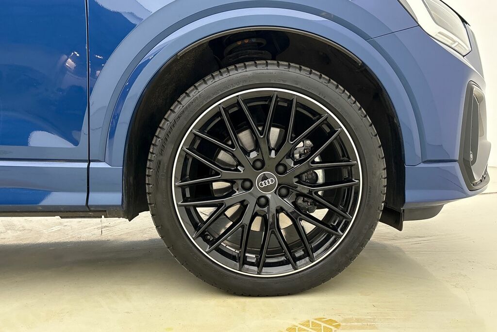 Audi Q2 Q2 35 Tfsi Black Edition S Tronic Estate Blue #5