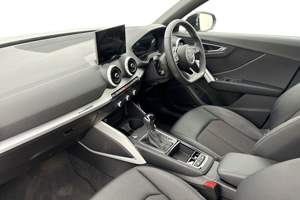 Audi Q2 Q2 35 Tfsi Black Edition S Tronic Estate Blue #2