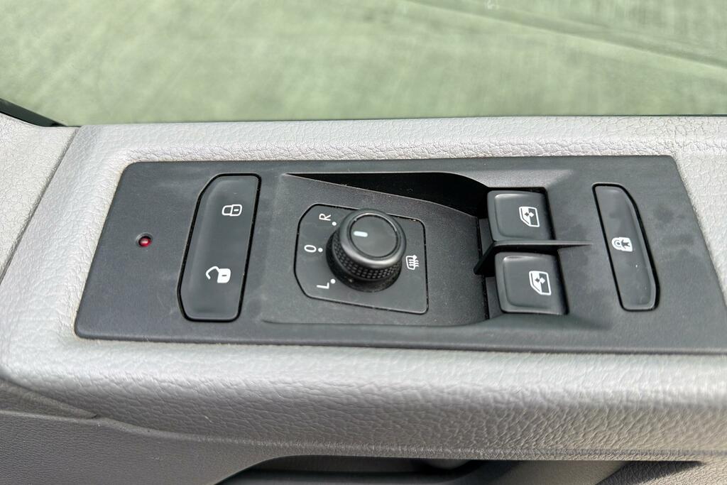 Volkswagen Transporter Shuttle T32 2.0 Tdi Dsg Driver Transfer Wheelchair Accessi Grey #36