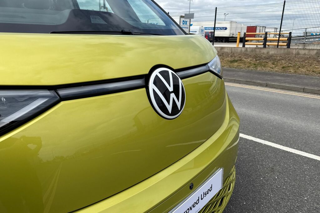 Volkswagen ID.Buzz Pro 86Kwh Gtx Mpv 4Motion Lwb 6 Red #25