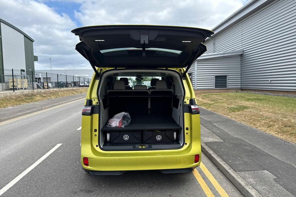 Volkswagen ID.Buzz Pro 86Kwh Gtx Mpv 4Motion Lwb 6 Red #12