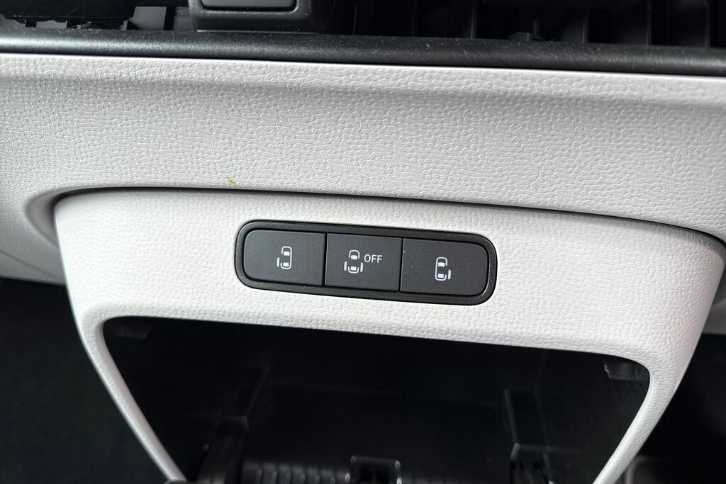 Volkswagen ID.Buzz Pro 86Kwh Gtx Mpv 4Motion Lwb 6 Red #42
