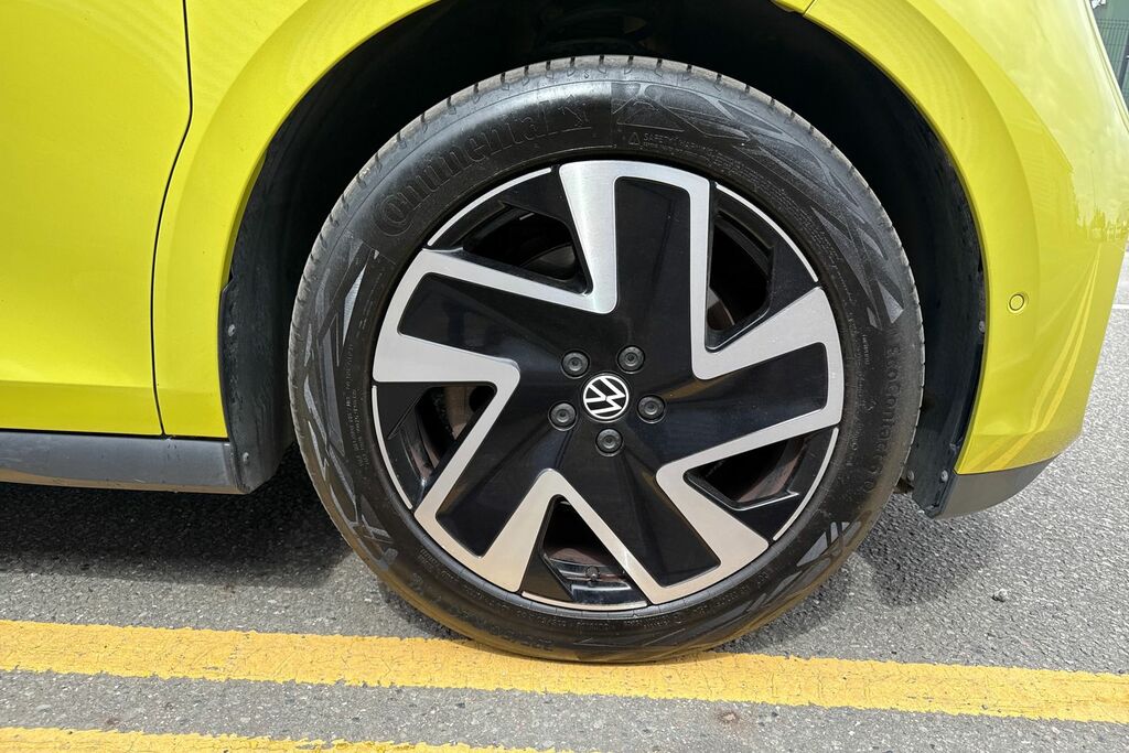 Volkswagen ID.Buzz Pro 86Kwh Gtx Mpv 4Motion Lwb 6 Red #5