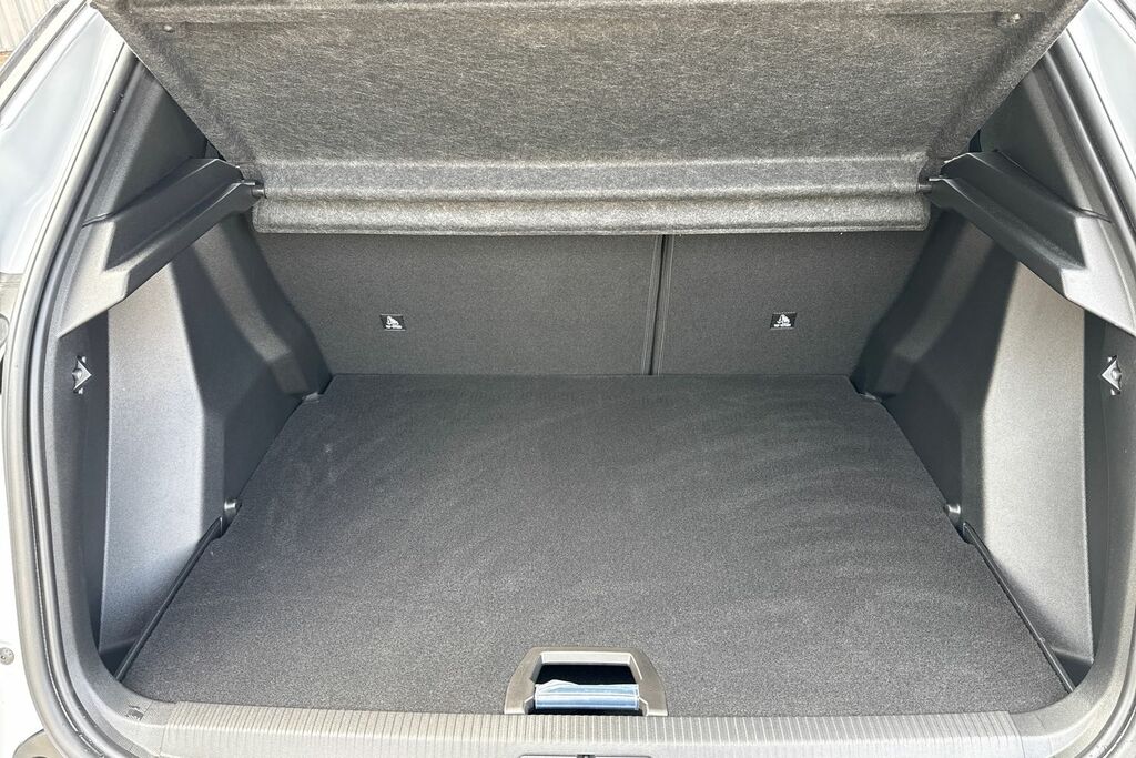 Peugeot e-2008 54Kwh Gt 7Kw Charger Grey #12