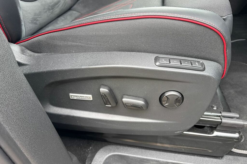 Volkswagen ID.Buzz 250Kw Gtx Pro 86Kwh 4Motion Lwb 7 Seat Red #26