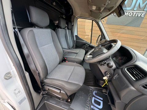 Renault Master 2.3 Dci Business Lwb Med Roof 135Bhp Air Con De  #18