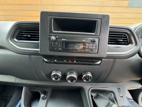 Renault Master 2.3 Dci Business Lwb Med Roof 135Bhp Air Con De  #23
