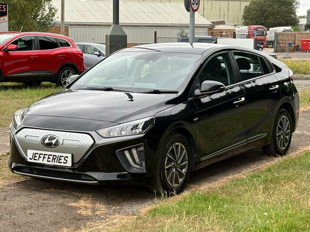 Hyundai Ioniq Hatchback Black #3