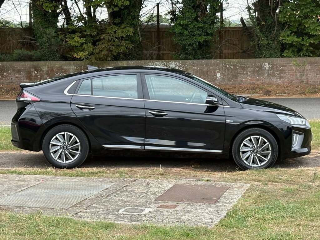 Hyundai Ioniq Hatchback Black #5