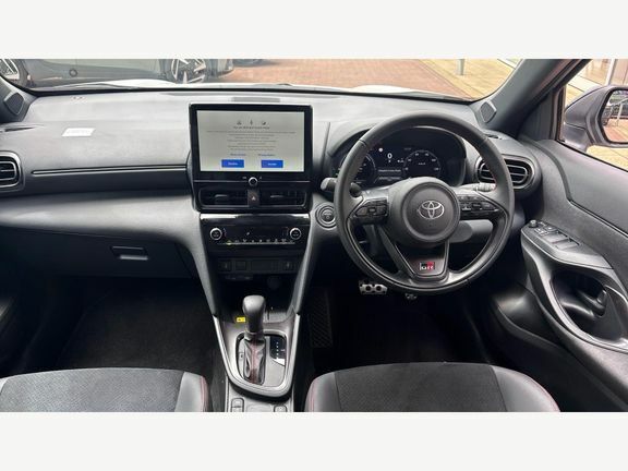 Toyota Yaris Cross Gr Sport Fwd LV26UEO White #6