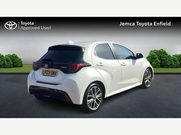 Toyota Yaris Excel White #2