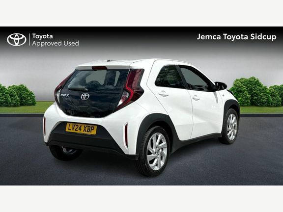 Toyota Aygo X Pure Automatic White #2