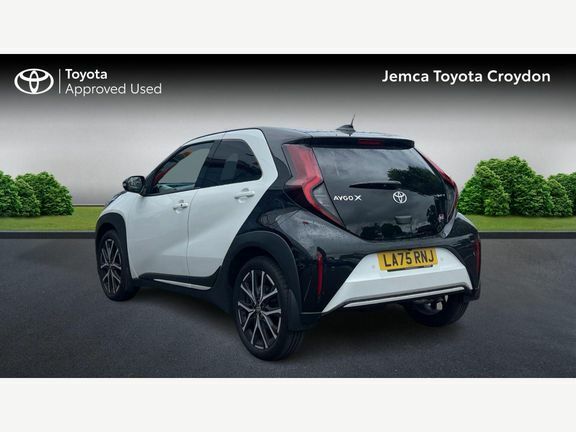 Toyota Aygo X Gr Sport White #4