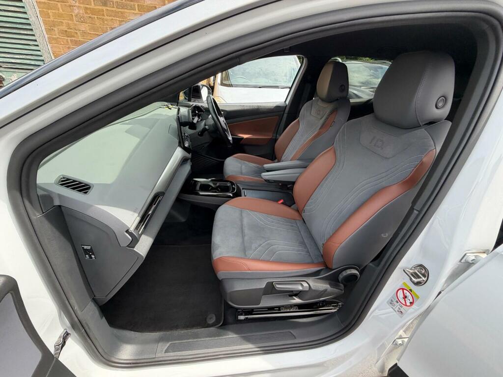 Volkswagen ID.4 Pure 52Kwh Life Suv 148 Ps Grey #36