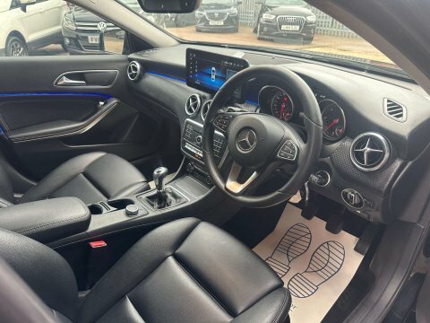Mercedes-Benz A Class 2.1 A 200 FY16HLV Black #4