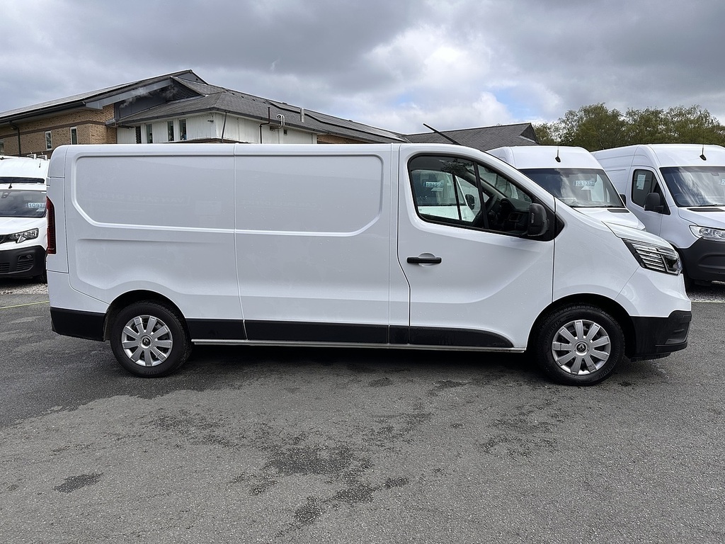 Renault Trafic Dci Blue Ll30 Advance L2h1 Euro 6 130Ps Ac 2023 U White #4