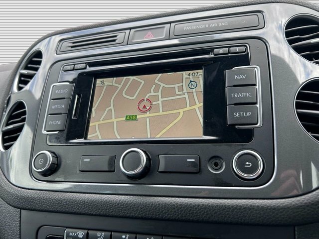 Volkswagen Tiguan 2015 2.0 Tdi Bluemotion Tech Match Suv White #4