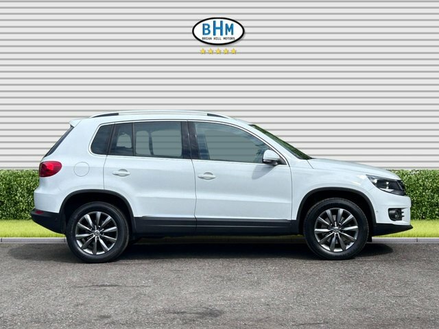 Volkswagen Tiguan 2015 2.0 Tdi Bluemotion Tech Match Suv White #2